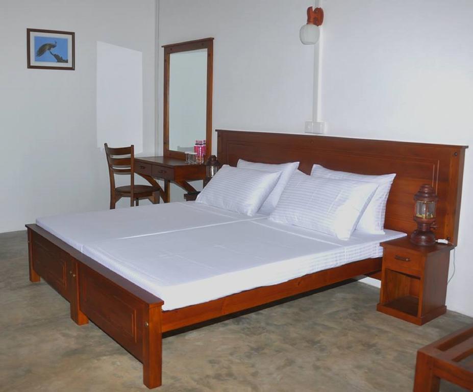 Pearl Oceanic Resort - تريكونامالاي الغرفة الصورة